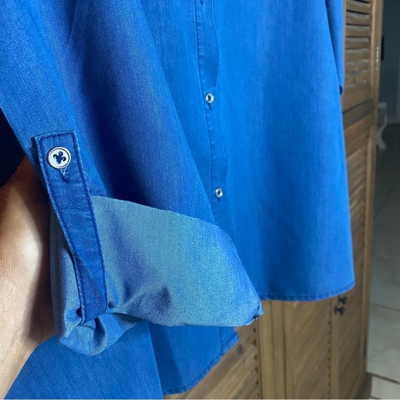 BLAIR Blue denimlite, floral embroidered convertible sleeve button down size 3XL - Picture 6 of 11